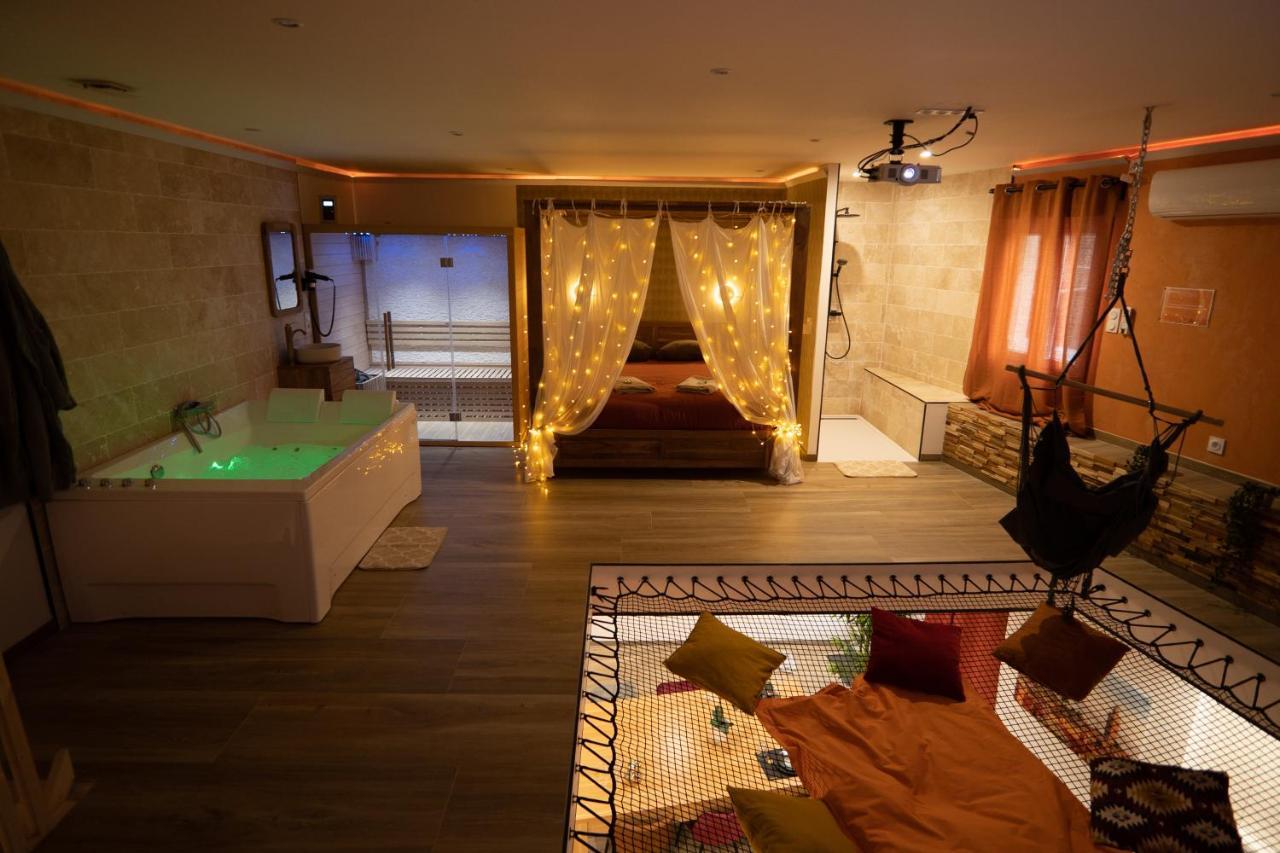 Capsule Marrakech I Chicha I Sauna I Balnéo I Console Ps5 I Cinéma Hébergement de vacances